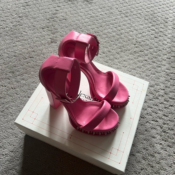 Alexander McQueen Pink Platform Spiked Sandals - AUTHENTIC - Picture 12 of 16
